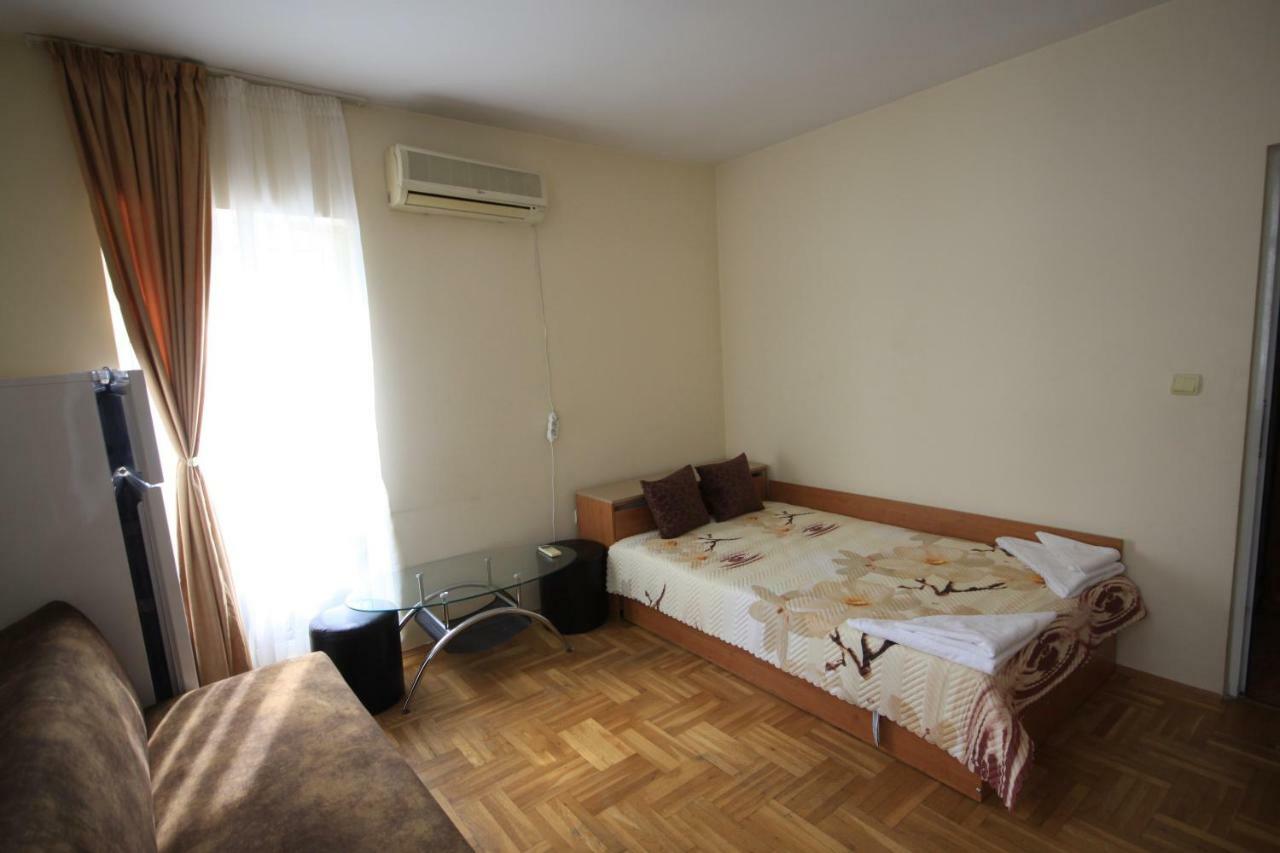 Studios Near To Burgas Free University Exterior foto